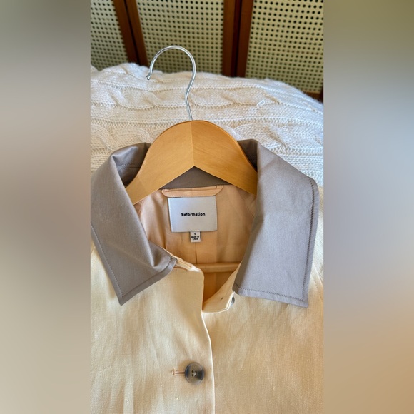 Reformation Lila Linen Jacket In Parmesan, brand new without tags, never worn. - Picture 11 of 14